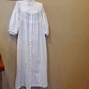 Vintage Ariel Button up Housecoat